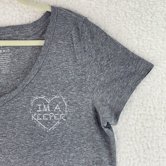 Torrid Gray "I'm A Keeper" V-Neck T-Shirt Womens Short Sleeve Casual Size Large - Picture 3 of 14